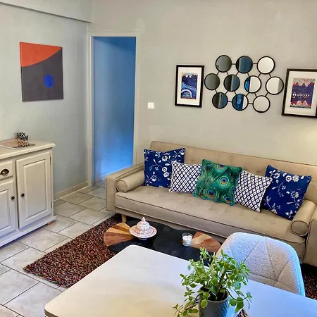 Appartement Bijou Surdespine Air Conditioned 100m To Historic 4 Cathar Châteaux Access To A Very Pretty Riverside Garden!! *