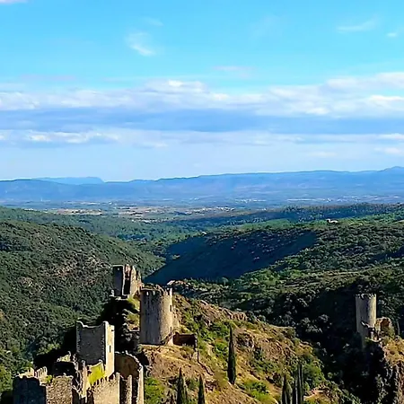 Bijou SURDESPINE air conditioned 100m to Historic 4 Cathar Châteaux Lastours access to a very pretty riverside garden!! *